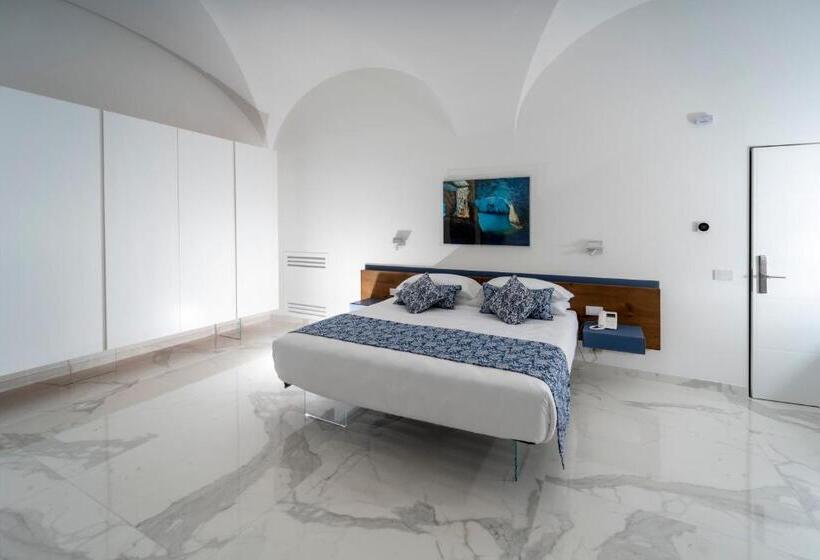 Номер Deluxe Вид на Море с Балконом, Villa L Ara