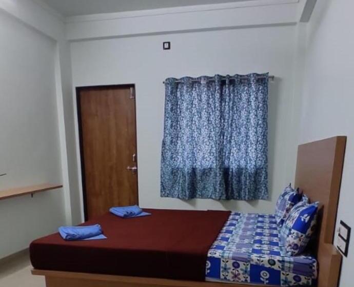 Номер Стандарт, Shalini Palace