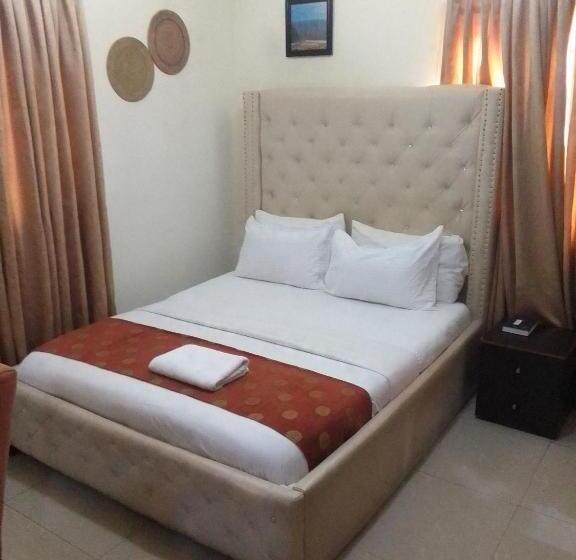 اتاق سوپریور با تخت بزرگ, Light House Hotel And Suites