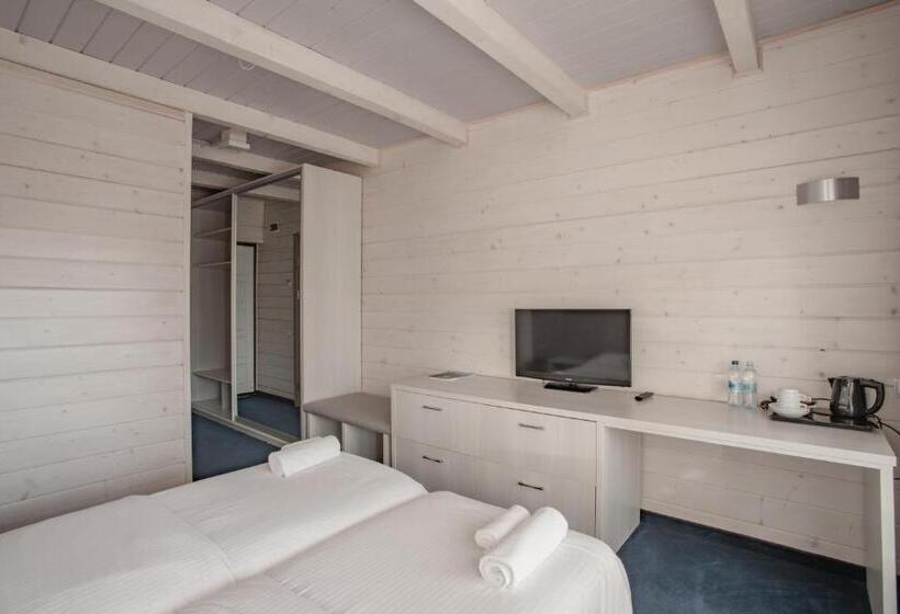 Comfort room with balcony, Wellland