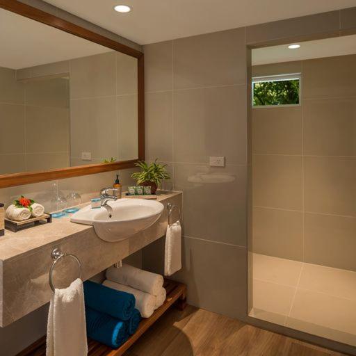 Бунгало Стандарт, Outrigger Fiji Beach Resort