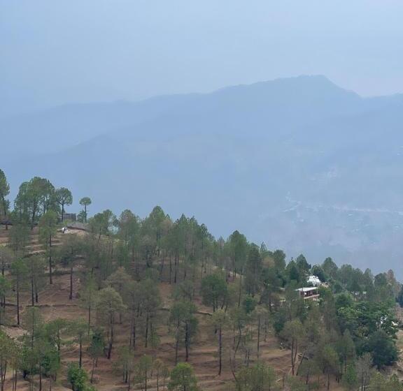 带观景的标准间, Hill Halt