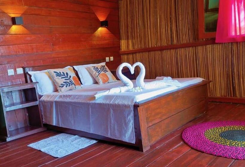 اتاق استاندارد با چشم‌انداز دریا, Ampazôny Oasis Lodge