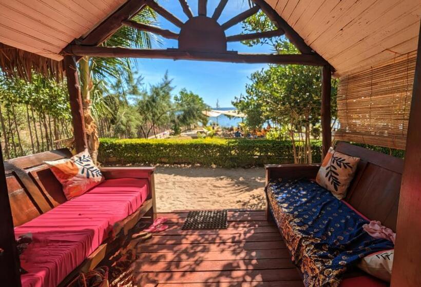 اتاق استاندارد با چشم‌انداز دریا, Ampazôny Oasis Lodge