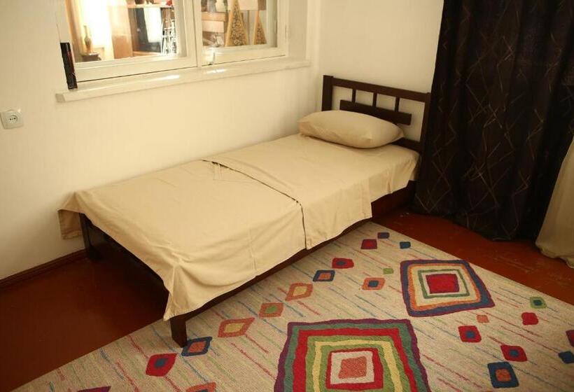 Дом 1 Спальня, Collage Guesthouse