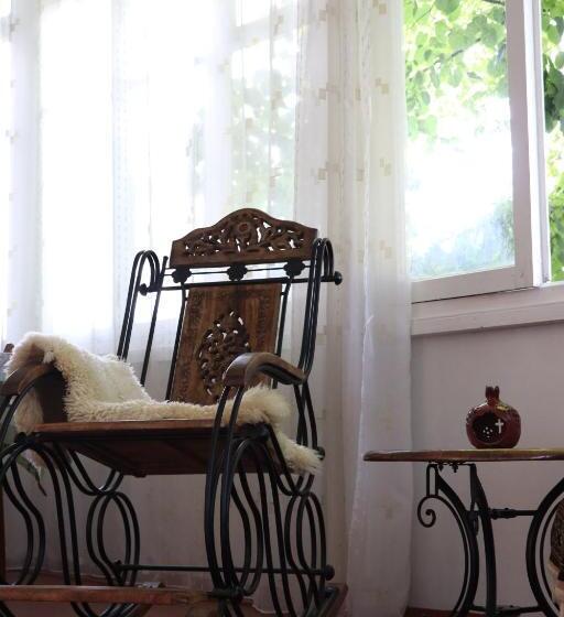 Дом 1 Спальня, Collage Guesthouse