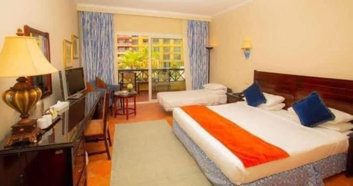اتاق استاندارد با چشم‌انداز استخر, Porto Marina Hotel Room