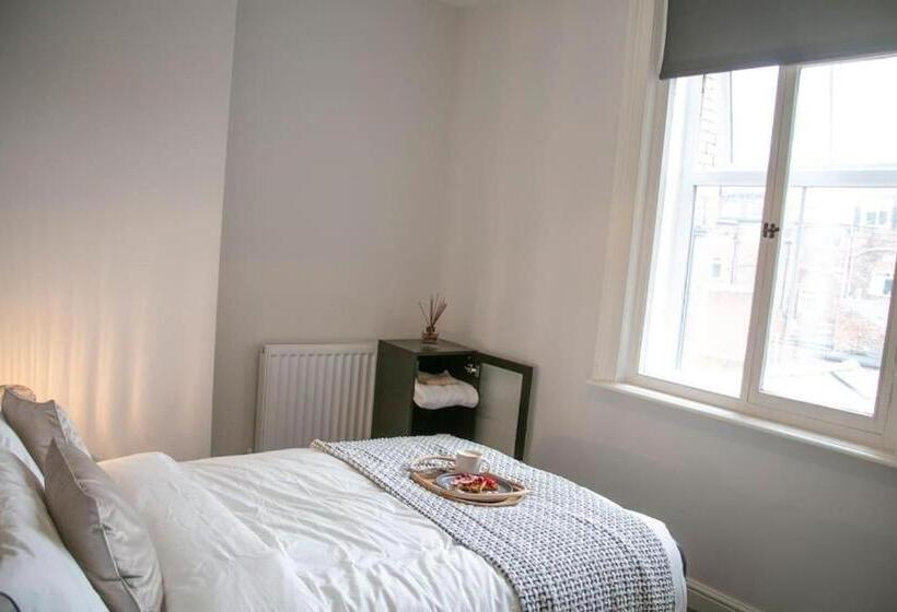 2 Bedrooms Apartment City View, Fortunae City Center Ensuite Apartments