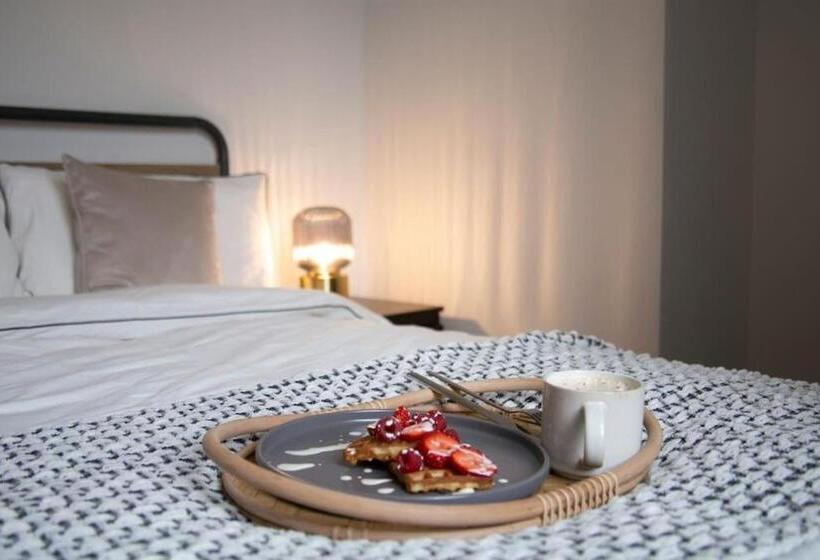 2 Bedrooms Apartment City View, Fortunae City Center Ensuite Apartments