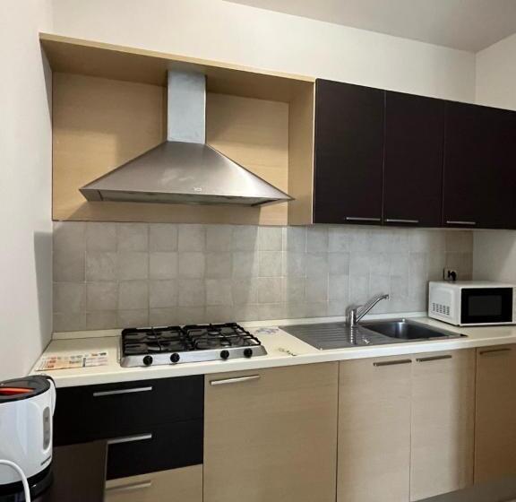 1 Bedroom Apartment Lake View, Casa Vacanze Celeste E C