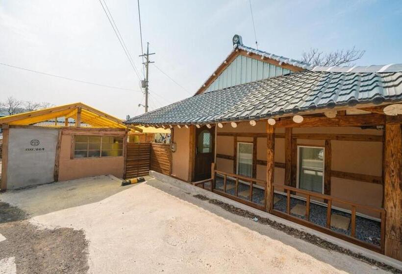 Номер Стандарт, Goheung Namsoonjae Hanok Stay