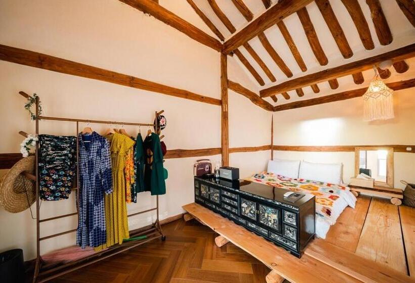 Номер Стандарт, Goheung Namsoonjae Hanok Stay