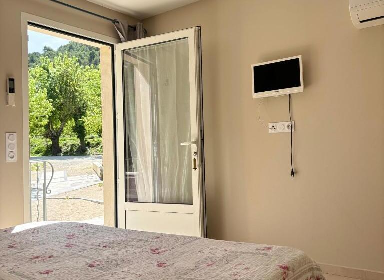 اتاق استاندارد با تخت بزرگ, Domaine Saint Julien
