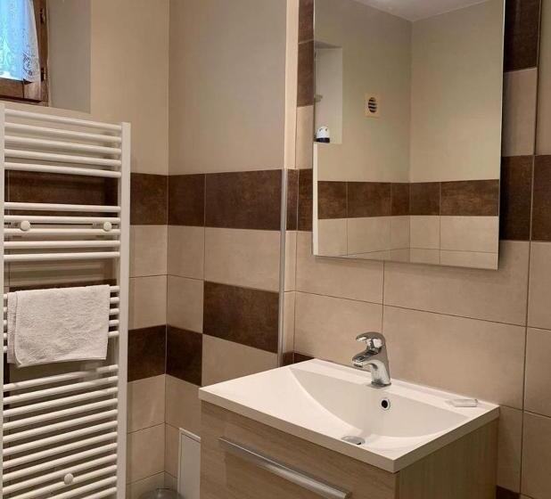 Standard Triple Room with Terrace, Domaine Saint Julien