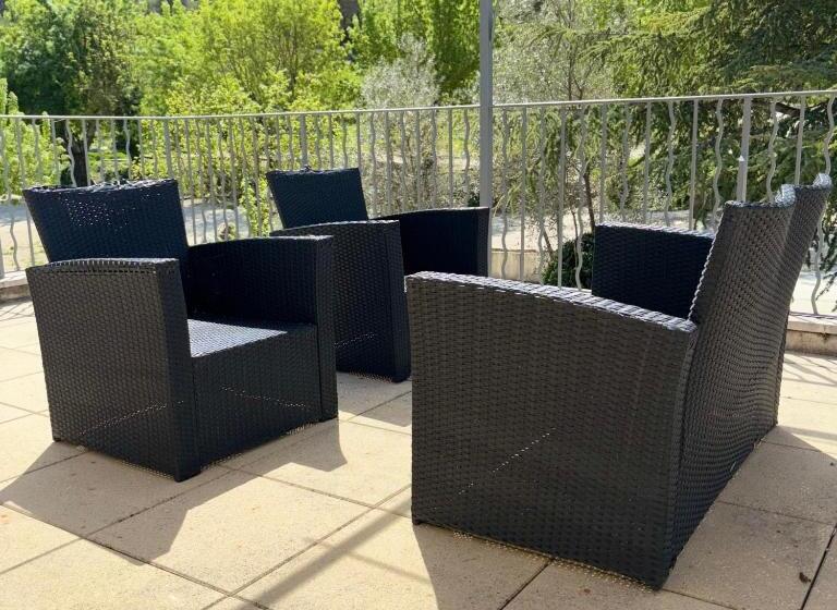 اتاق استاندارد چهار تخته, Domaine Saint Julien