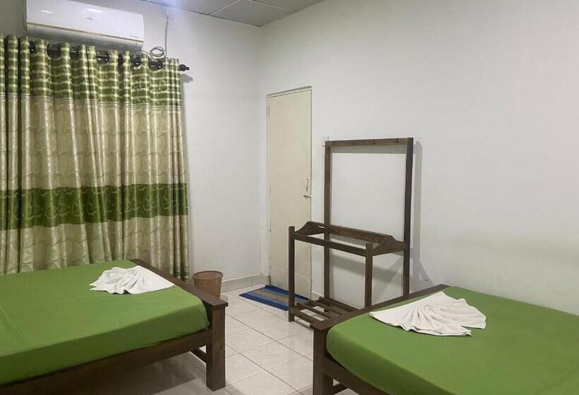 Трехместный Номер Deluxe, The Lake Round Guest House