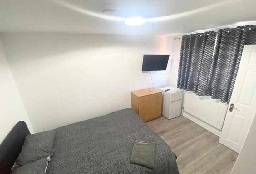 اتاق استاندارد, The Royal Boutique Heathrow Lodge By London