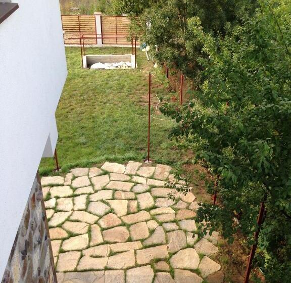 سوییت خانوادگی, Zapovedni Rai