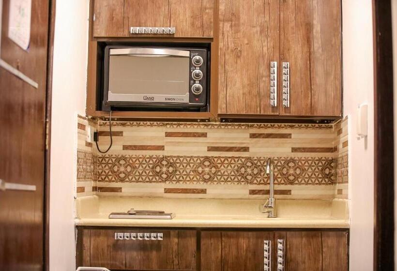 סוויטה עם נוף לעיר, Areen Al Basateen