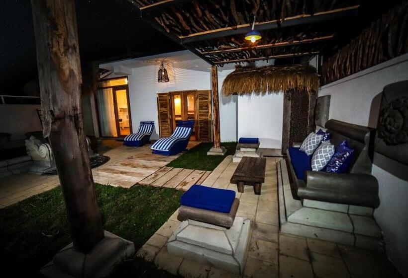سوییت لوکس, Amanta Beach