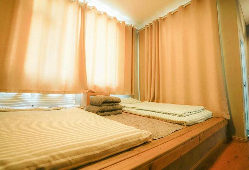 غرفة عائلية, Monster B&b