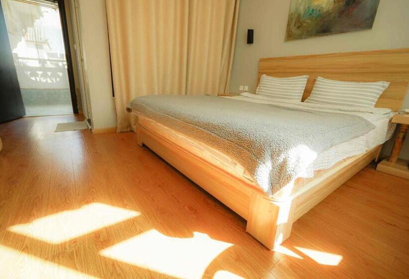 غرفة قياسية, Monster B&b