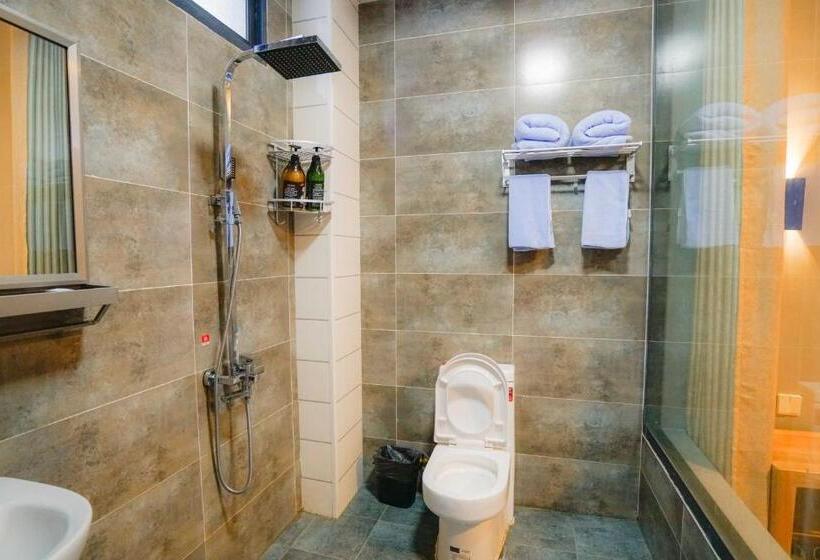 غرفة قياسية, Monster B&b