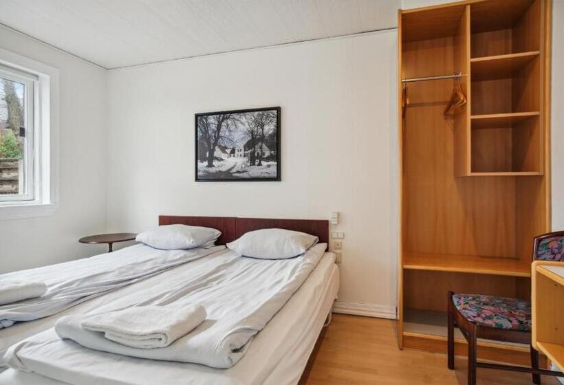 Апартаменты 3 Спальни, Bb Hotel Frederikshavn Turisthotellet