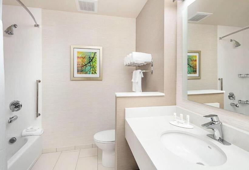 Номер Стандарт, Fairfield Inn & Suites By Marriott North Bergen