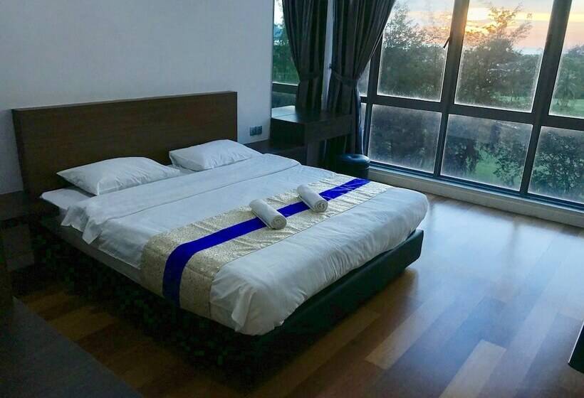Апартаменты 3 Спальни Вид на Море, Sunset Seaview Vacation Condos City Centre @ Imago Shopping Mall