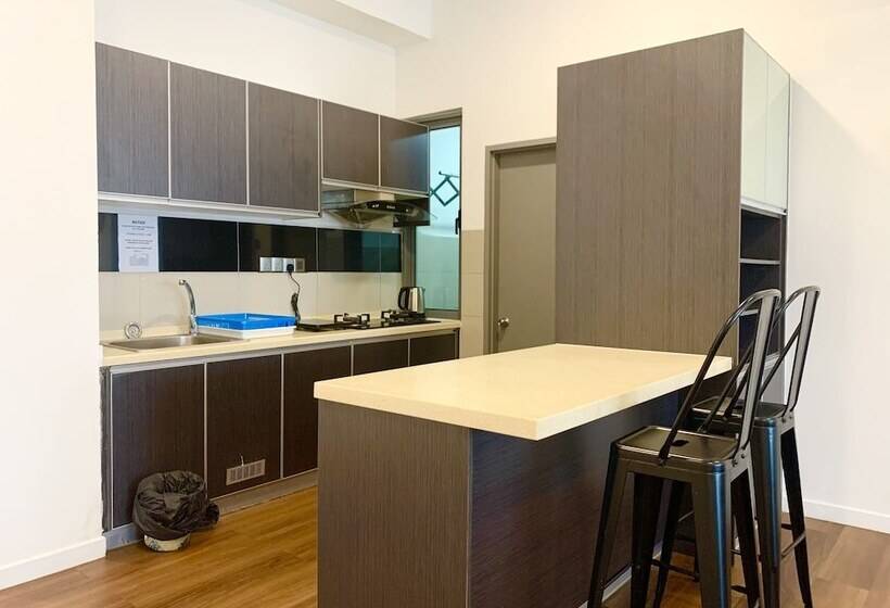 Апартаменты 3 Спальни Вид на Море, Sunset Seaview Vacation Condos City Centre @ Imago Shopping Mall