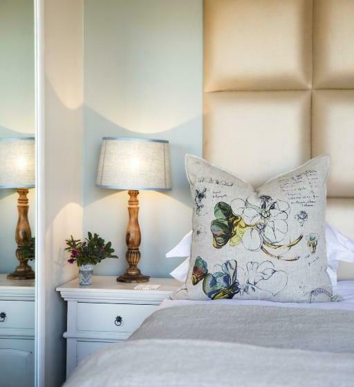 Quarto Estandar, 43 On Sandstone
