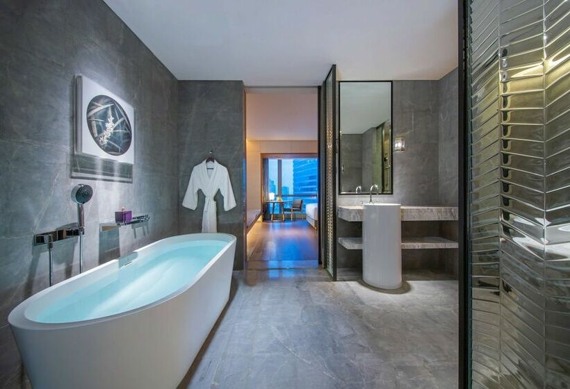 Номер Deluxe, Conrad Guangzhou
