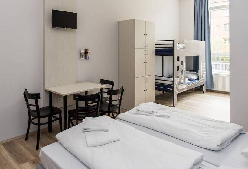 Семейный Номер, a&o Copenhagen Nørrebro