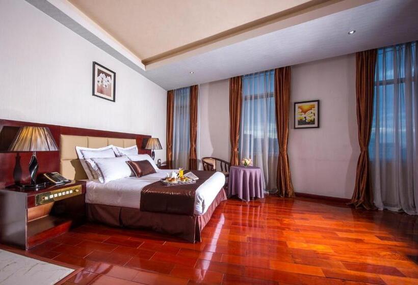 اتاق لوکس با بالکن, Grand Eliana Hotel Conference & Spa