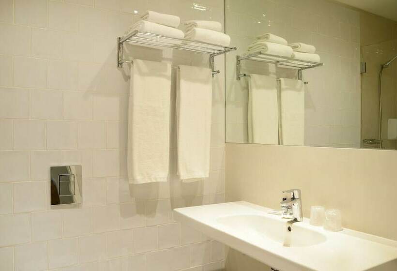 اتاق استاندارد, Spot Family Suites