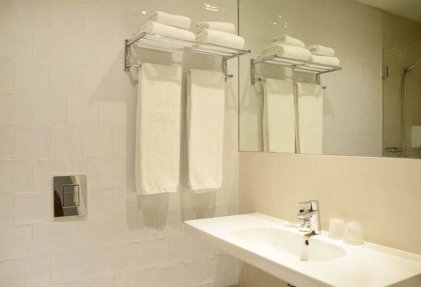 سوییت سوپریور, Spot Family Suites