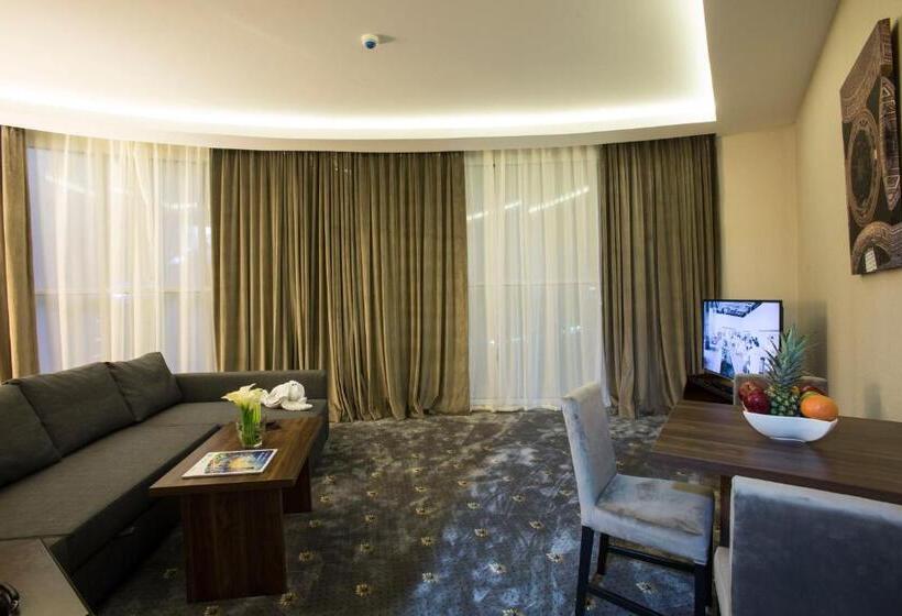 سوییت اجرایی, The Town Hotel Doha