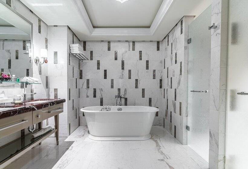 سوییت سوپریور, Lotte Hotel St.petersburg
