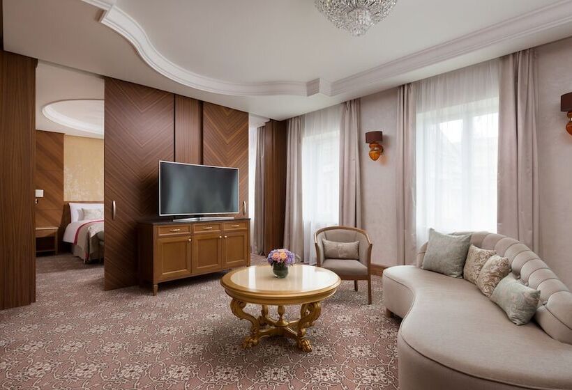 سوییت سوپریور, Lotte Hotel St.petersburg
