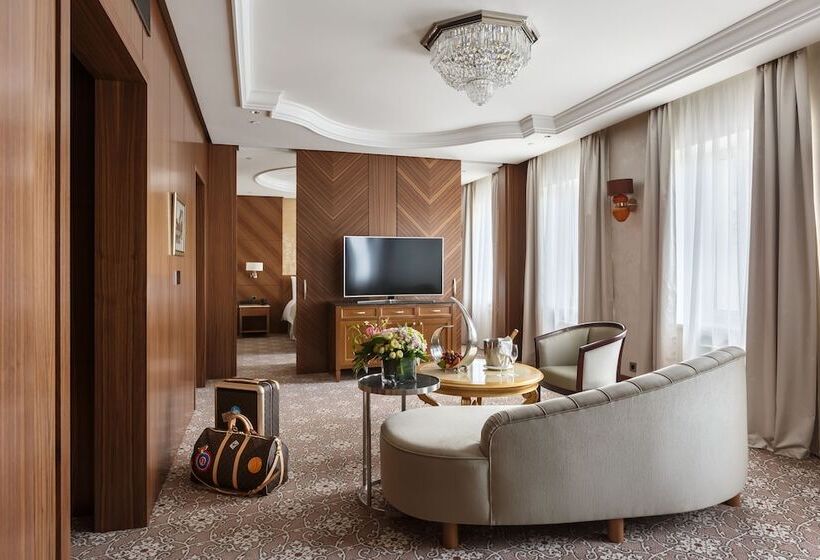 سوییت سوپریور, Lotte Hotel St.petersburg