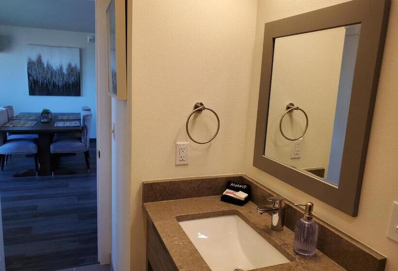 Люкс 2 Спальни, Moonstone Beach Motel