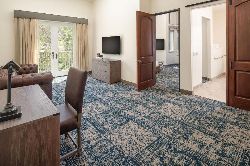 스위트 킹사이즈 침대, Four Points By Sheraton Santa Cruz Scotts Valley