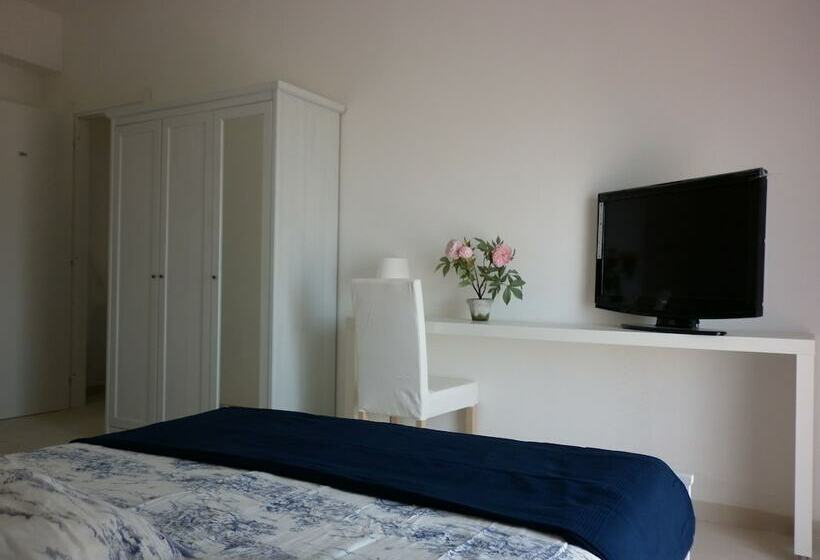 Triple Room Sea View, Due Passi Dal Mare