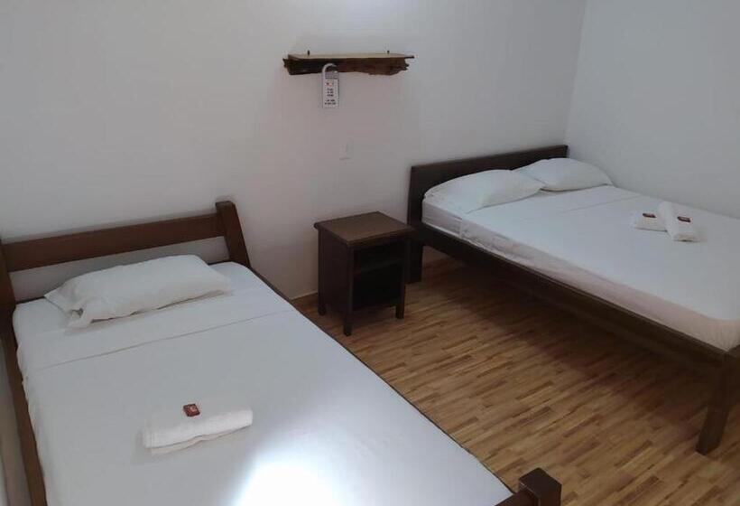 اتاق استاندارد سه نفره, Hosteria El Paraiso