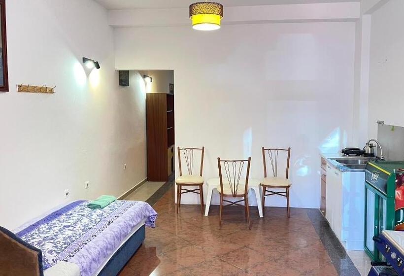 تختخواب در اتاق مشترک, Hostel Flash Ulcinj
