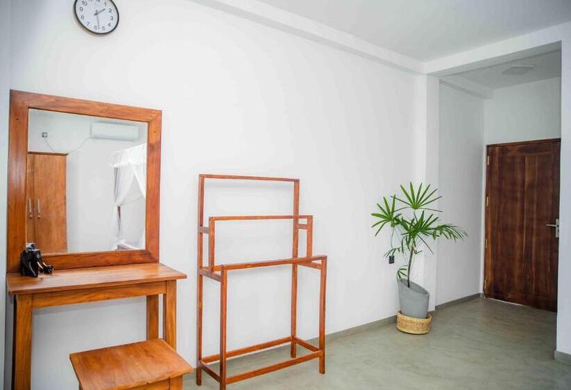 Номер Deluxe, Hirigala Beach Resort