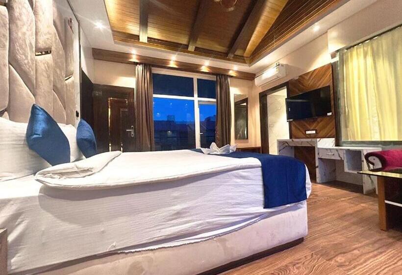 غرفة ديلوكس مطلّة علي البحر مزوَّدة بشُرفة, Barsha Beach Resorts And Spa