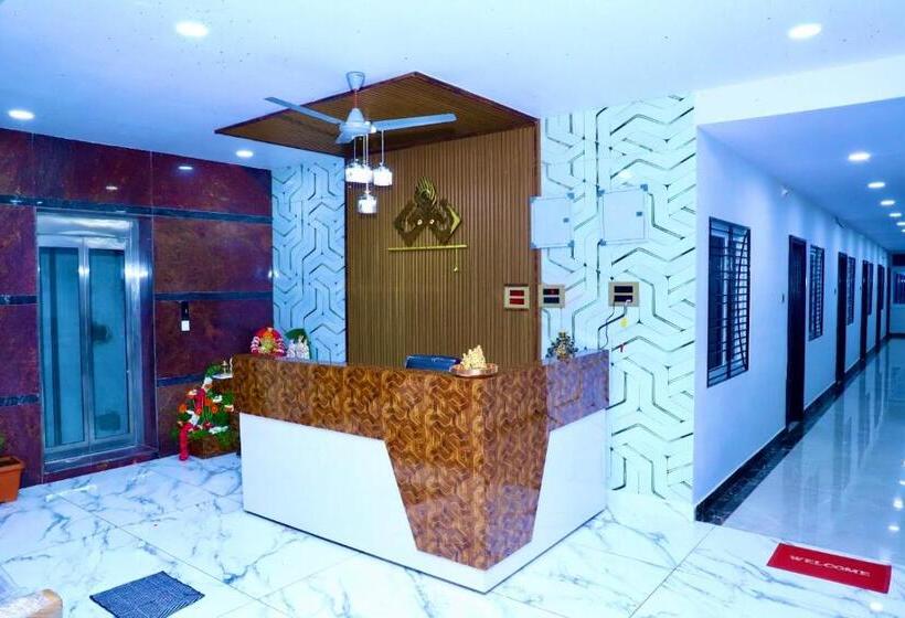 Номер Стандарт, Gokulam Grand