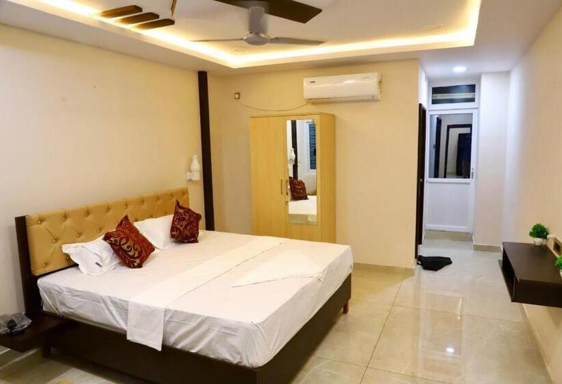 Номер Стандарт, Gokulam Grand